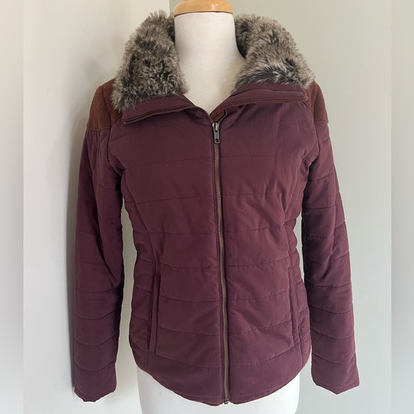 Carve Designs Jackets & Blazers - Carve Designs Ventura Puffer jacket w/ faux fur collar zip front pockets size S